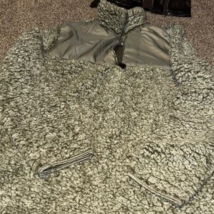 Plush & fluffy moss green 1/4 zip pullover w/satin-like front accent (2XL) EUC!